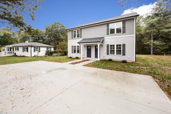 Photo - Beautiful 3BD/2.5BA Duplex Home!