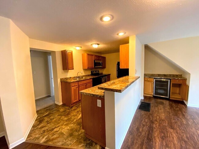 Foto del edificio - ***AVAILABLE AUGUST 2026*** 5 Bed 2 Bath House Downtown