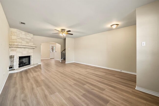 Building Photo - 2511 Jacqueline Dr