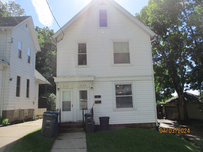 Foto del edificio - 2122 Foye St