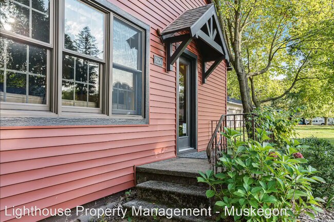 Building Photo - 3 br, 2 bath House - 16230 152nd Avenue