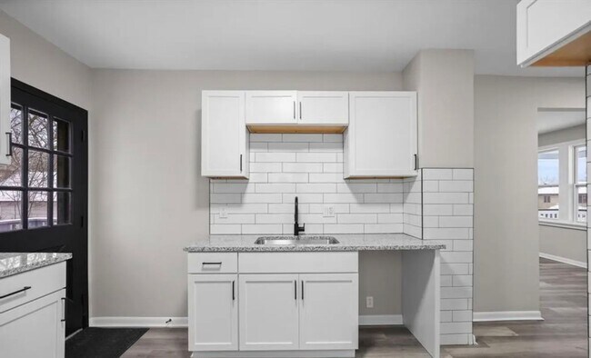 Foto del edificio - Come see your new home!