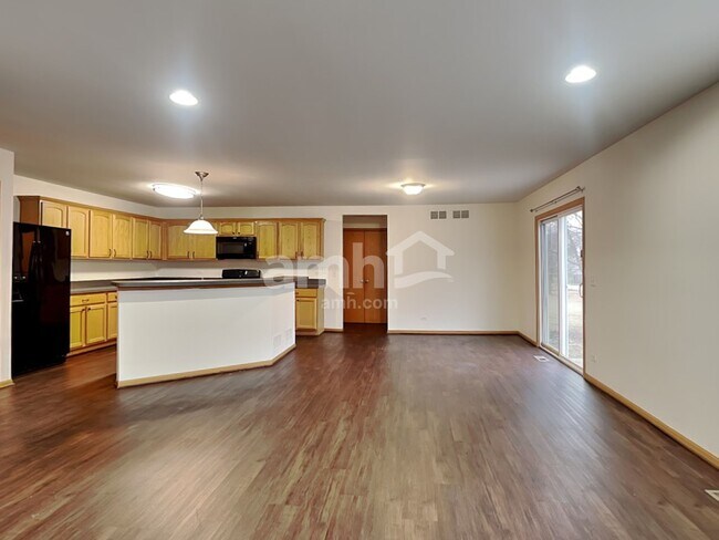 Building Photo - 24305 Cedar Creek Ln