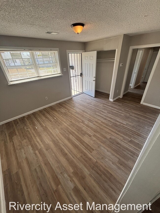 Foto del edificio - 380 Elder Rd