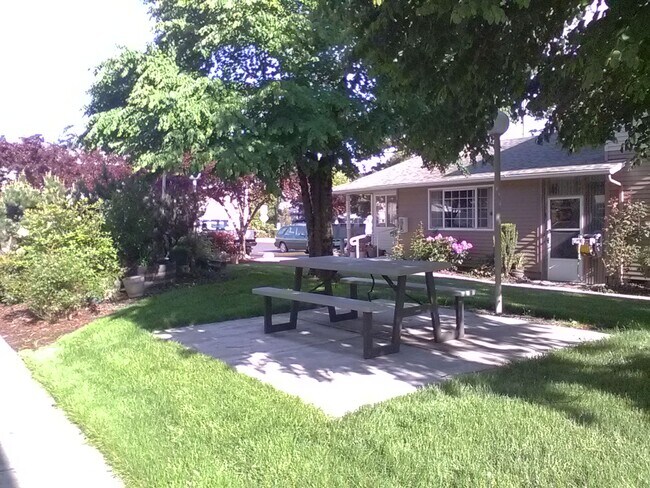 Foto del edificio - 1411 A St