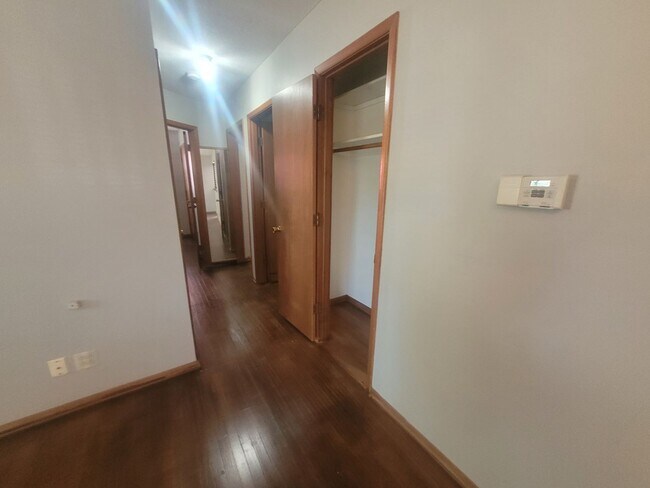 Foto del edificio - 3 Bedroom, 1.5 Bathroom home with detached...