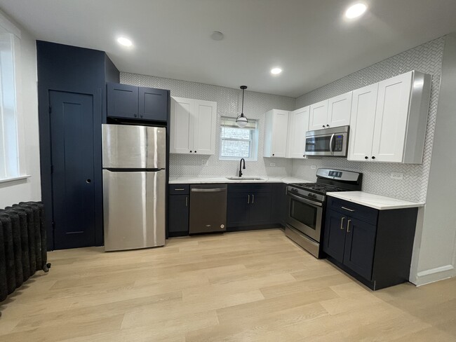 Full height pantry - 1017 N Harlem Ave