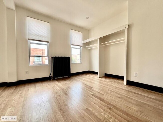 Foto del edificio - 3 bedroom in BROOKLYN NY 11220