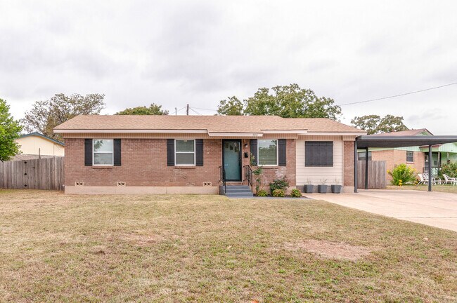 Foto del edificio - 300 Ridgecrest Dr