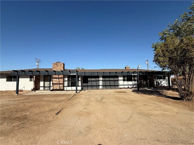 Foto del edificio - 15722 Sago Rd