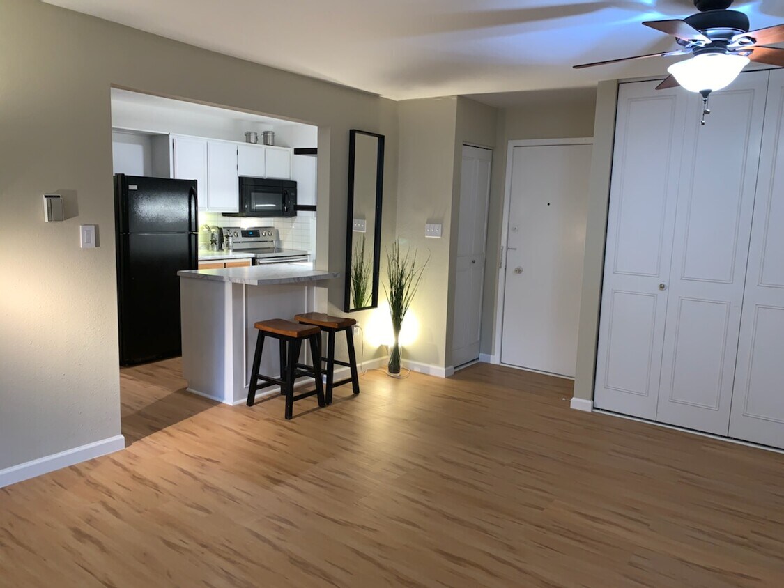 Foto principal - 2227 Canyon Blvd