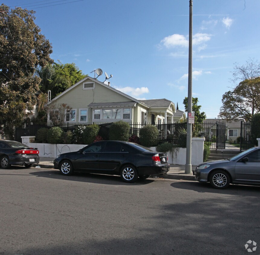 Foto del edificio - 1162-1170 1/2 N Madison Ave