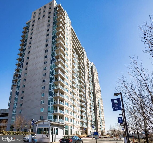 Building Photo - 901 N Penn St