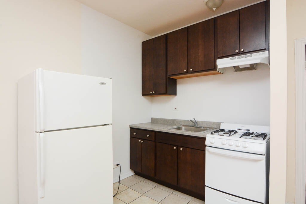 Primary Photo - 2737 N Spaulding Ave