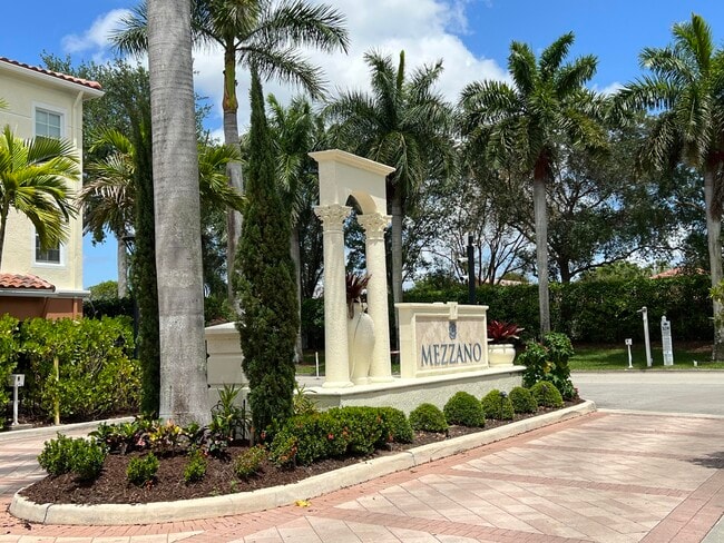 Building Photo - 9825 Baywinds Blvd