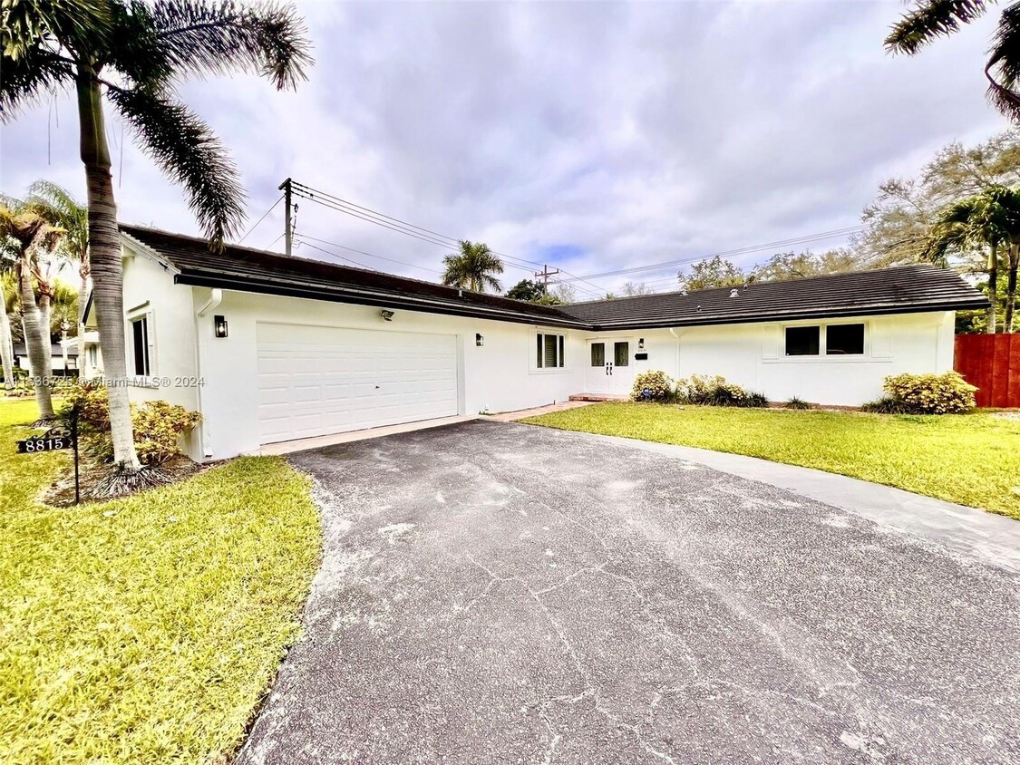 Foto principal - 8815 SW 160th St