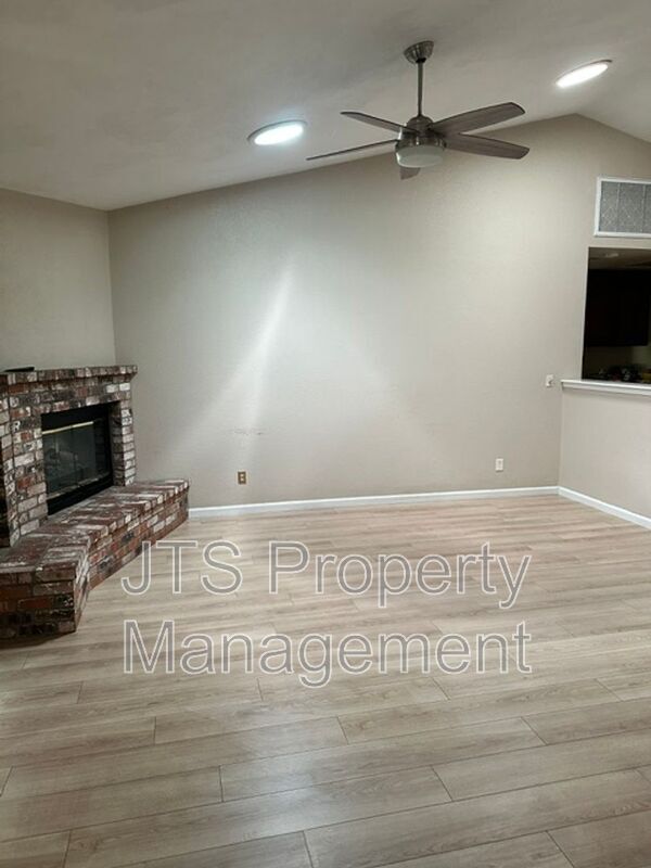 Foto del edificio - 9349 Newington Way