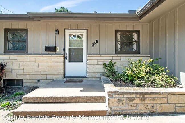 Building Photo - 5 br, 3 bath House - 1401 N. Stratford Lane