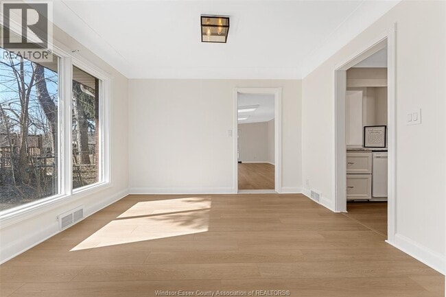 Building Photo - 132 Division St N