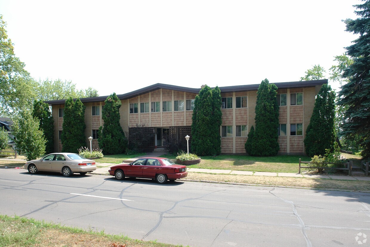 1926 E 2nd St, Duluth, MN 55812 Apartments in Duluth, MN