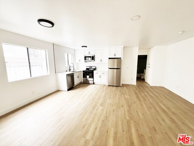 Foto del edificio - 5440 Carlton Way