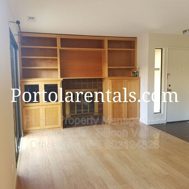 Foto del edificio - 109 Torrey Pine Terrace