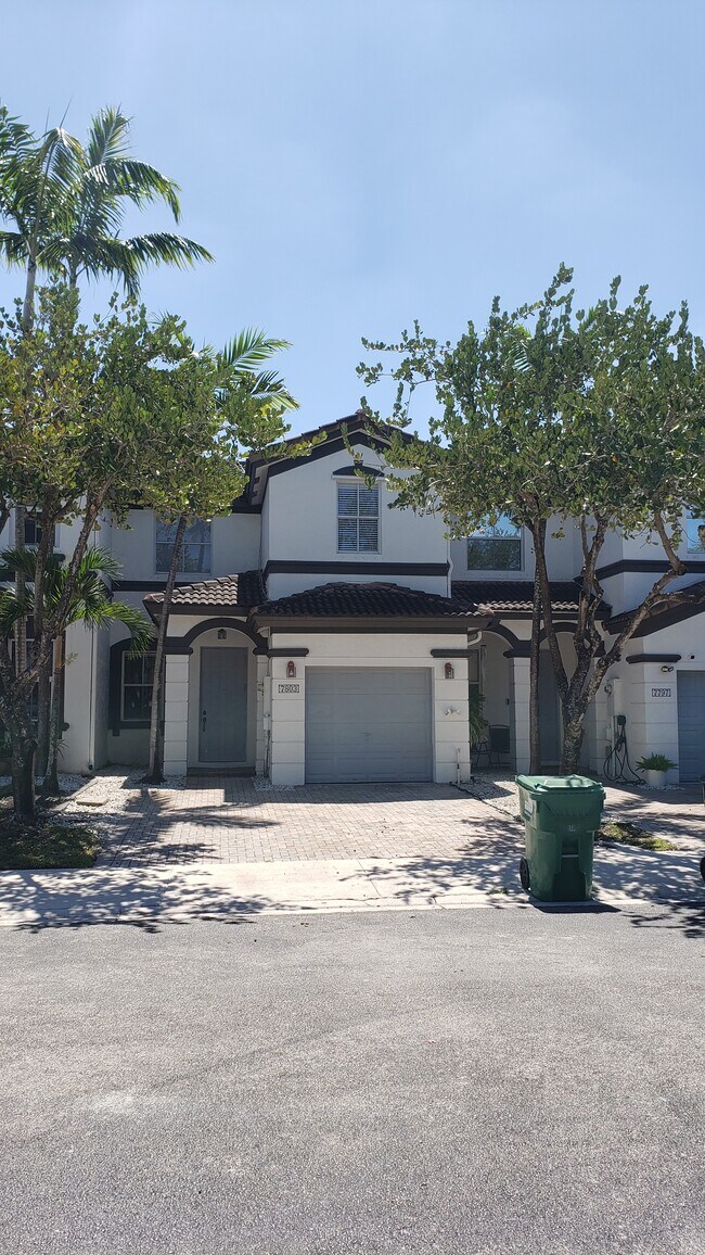 Foto del edificio - 7803 NW 114th Path