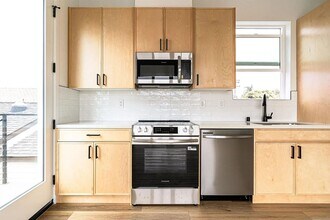 Building Photo - 2945 B St