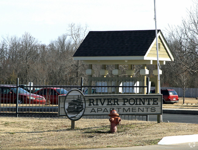 Foto del edificio - River Pointe Apartments