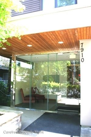 Building Photo - 7910 SW 31st Ave