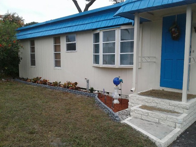 Building Photo - 7100 Ulmerton Rd
