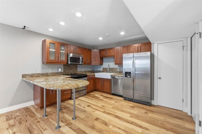 Foto del edificio - 1101 Shoal Creek Blvd