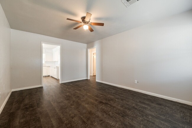 Building Photo - 1709 S Dille Ave