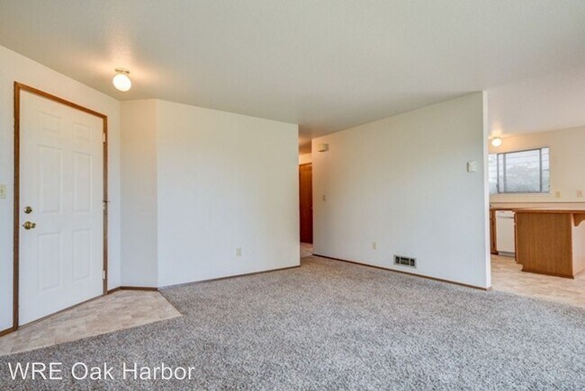 Building Photo - 455 S Oak Harbor St