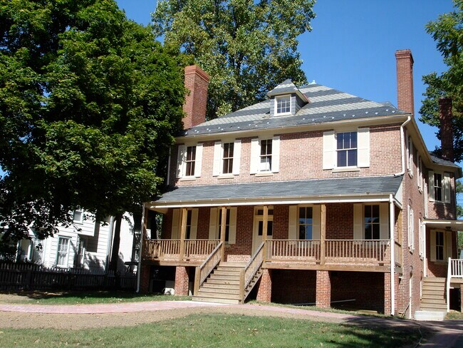 Foto del edificio - 218 W Montgomery Ave