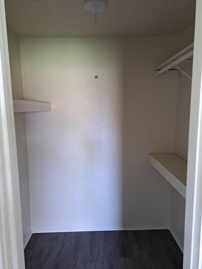 Foto del edificio - 7005 Sandybrook Dr