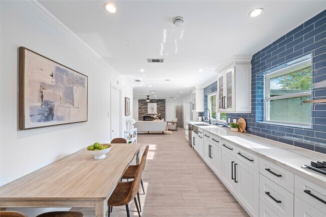 Foto del edificio - 9022 Quebec Dr