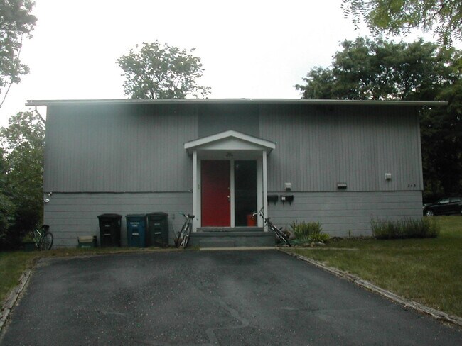 Building Photo - 249 Brookridge Ct