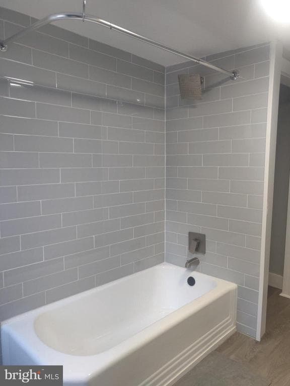 Building Photo - 4951 W Thompson St