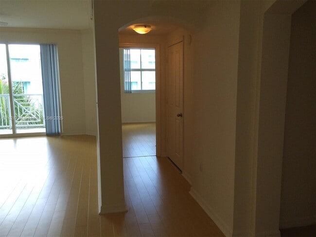 Building Photo - 9172 Collins Ave