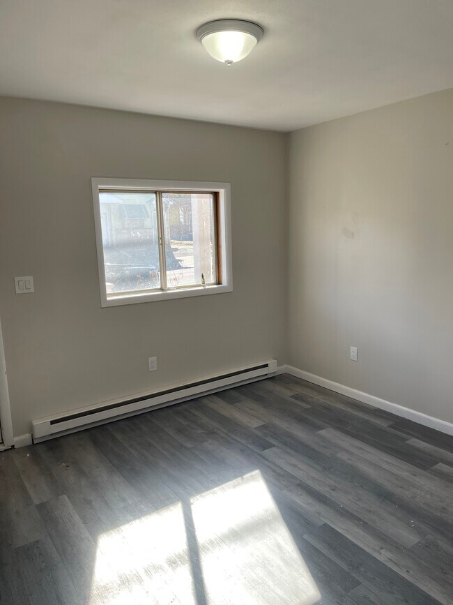 Building Photo - 1516 Cedar Ave