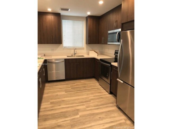 Foto del edificio - 5790-5762 SW 62nd St