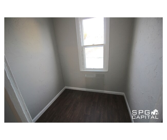 Building Photo - 424 S Franklin St