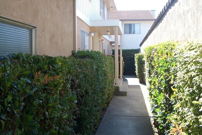 Building Photo - 6520 Manila Ave