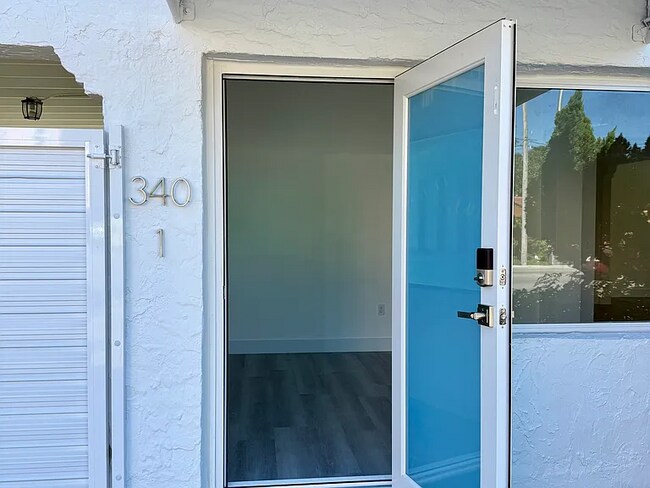 Foto del edificio - 340 NE 125th St