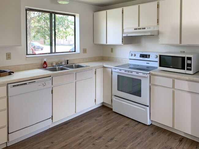 Foto del edificio - 1434 Raindance Dr