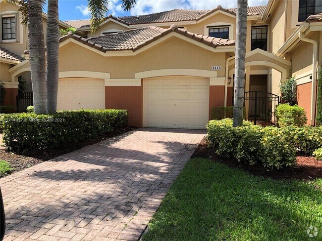 Building Photo - 4114 Forest Dr