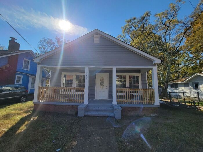Primary Photo - 2219 Celia Ave...Avail Now!!! 4 bed 3 bath...