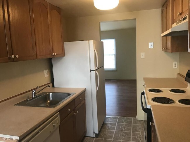 Building Photo - 3 br, 2.5 bath Townhome - 15 Pine Cone Ct