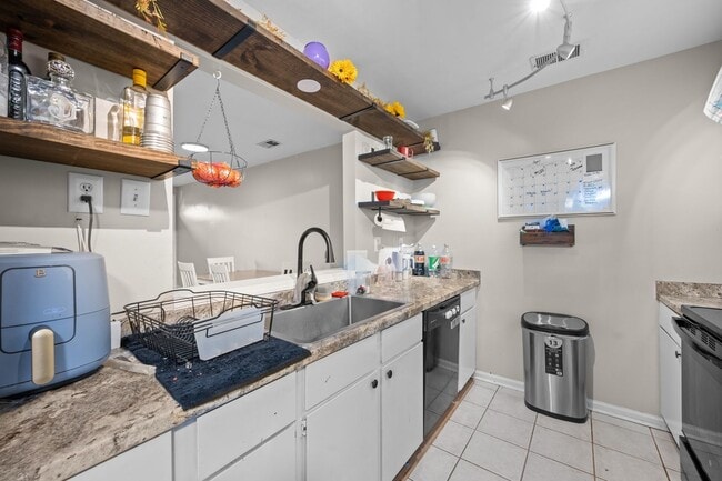 Foto del edificio - Charming 2-Bedroom Home in Virginia Beach